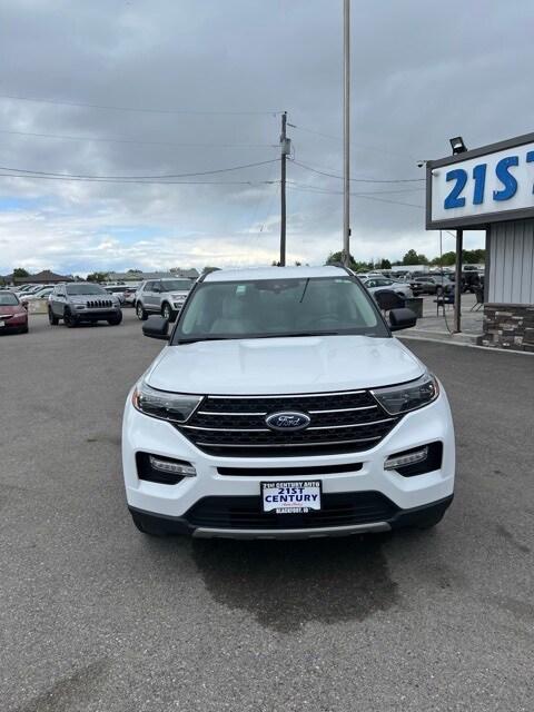 2024 Ford Explorer XLT photo 3