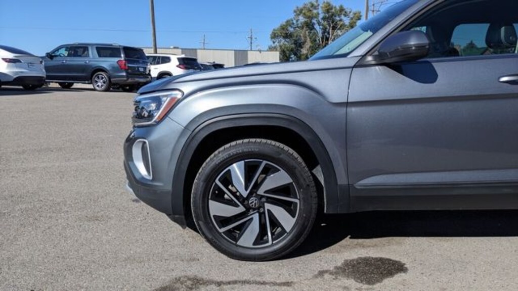 Used 2024 Volkswagen Atlas 2.0T SE w/Technology SUV