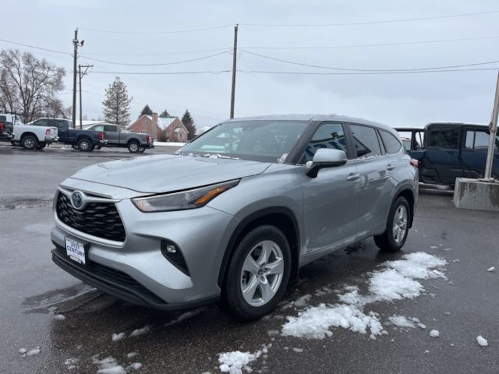 Used 2023 Toyota Highlander Hybrid LE SUV