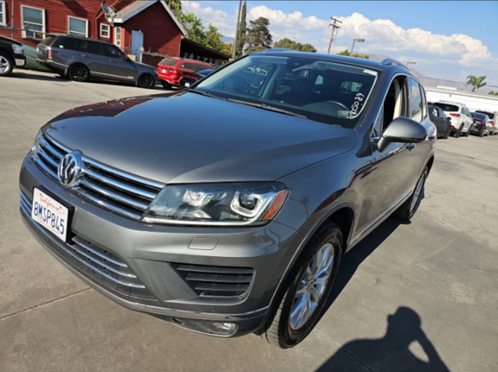 Used 2016 Volkswagen Touareg VR6 SUV