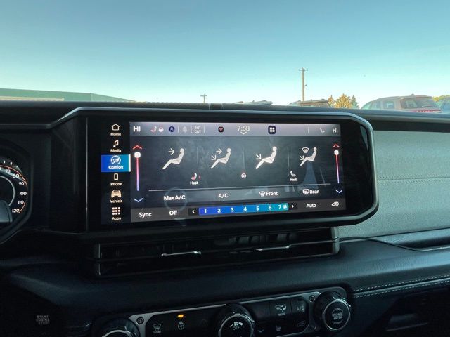 2024 Jeep Wrangler 4-Door Sahara - Photo 36