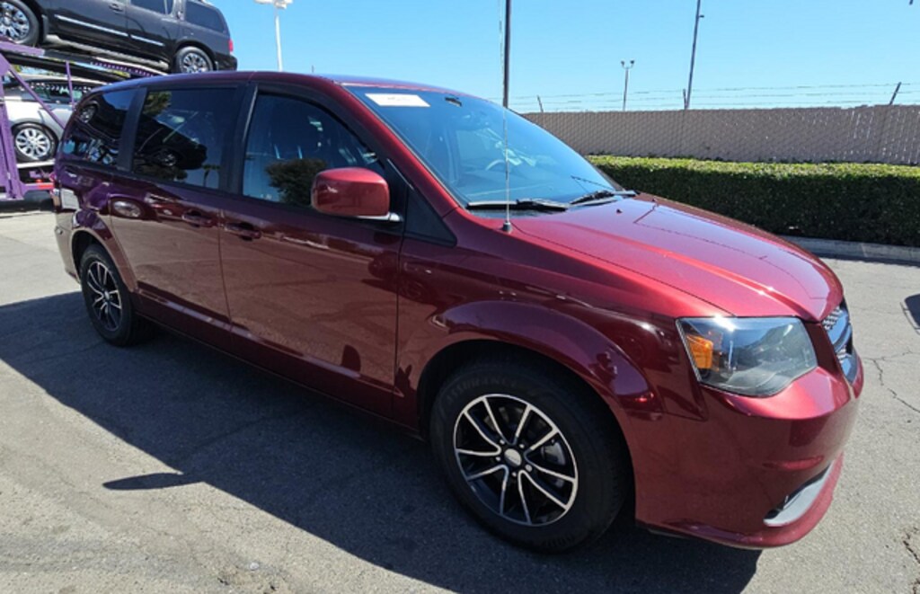 Used 2018 Dodge Grand Caravan SE Van Passenger Van