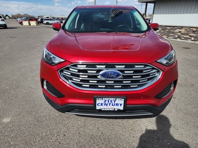2023 Ford Edge Titanium photo 2