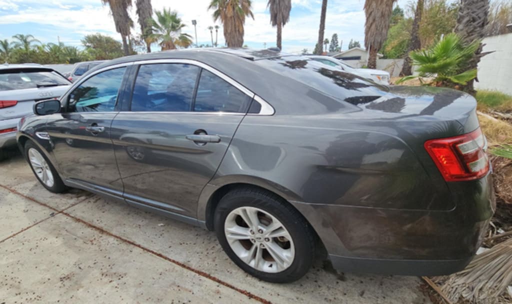 Used 2016 Ford Taurus SEL Sedan