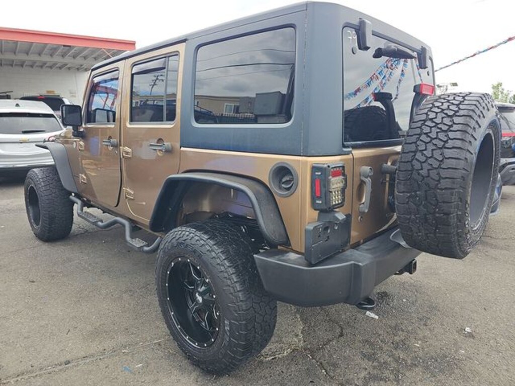 Used 2015 Jeep Wrangler Unlimited Rubicon 4x4 SUV