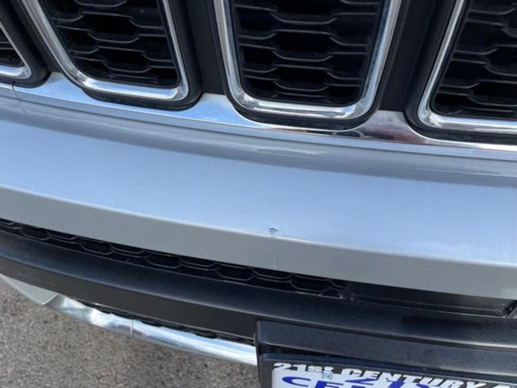 Used 2023 Jeep Grand Cherokee L Laredo SUV