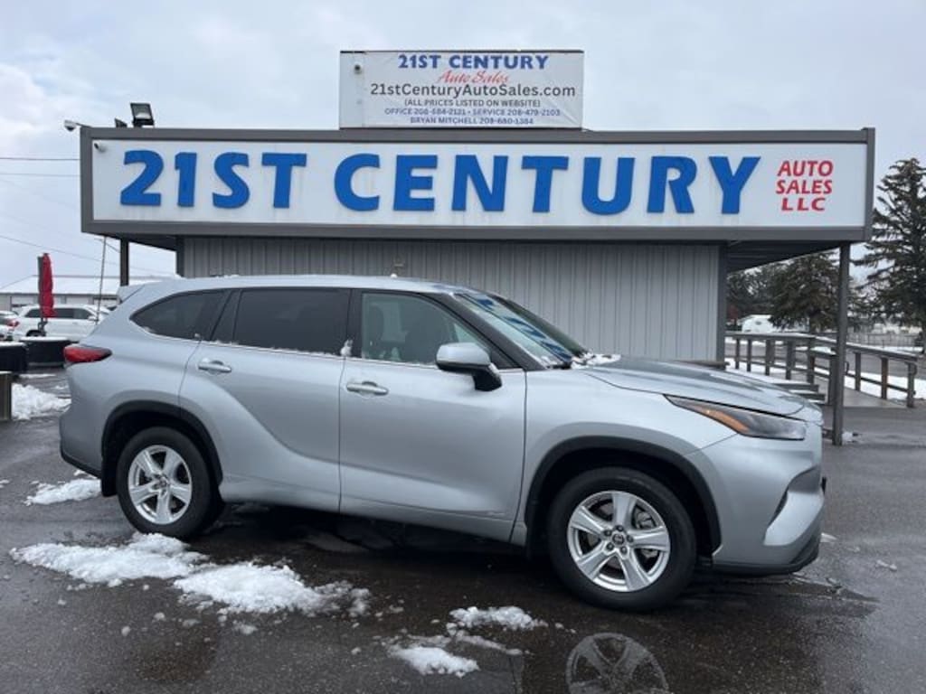 Used 2023 Toyota Highlander Hybrid LE SUV