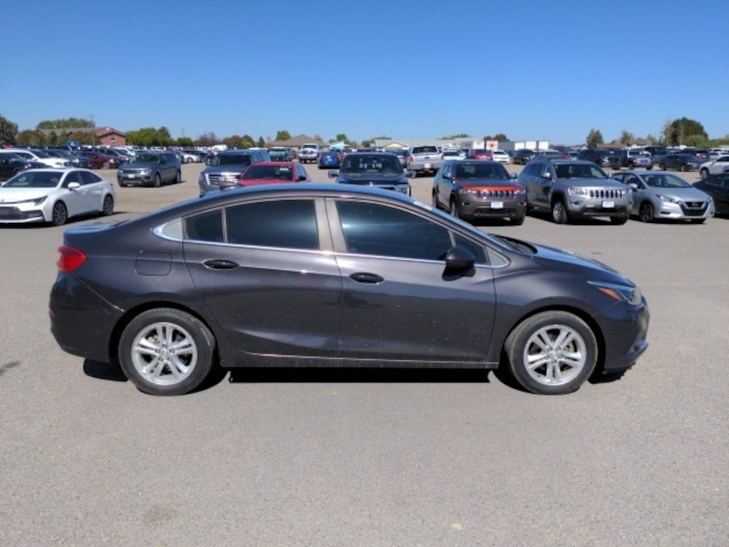 Used 2017 Chevrolet Cruze LT Auto Sedan