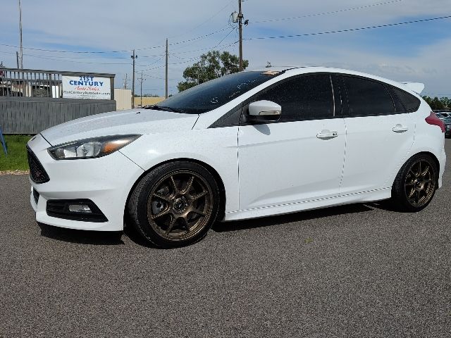 2016 Ford Focus 5 Door Hatch ST's photo