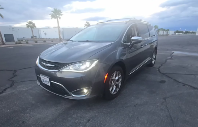  Chrysler Pacifica