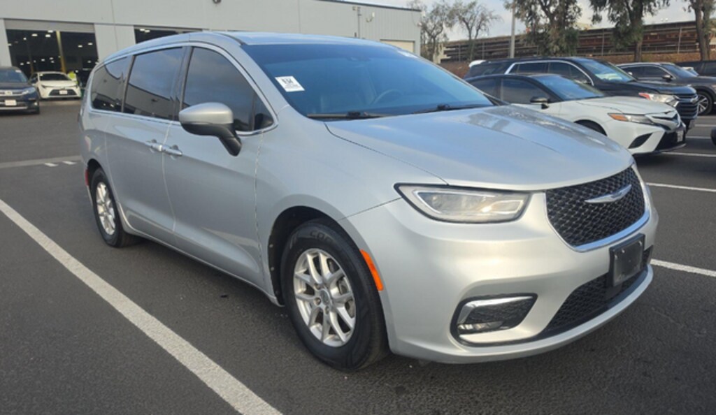 Used 2023 Chrysler Pacifica Touring L Van Passenger Van