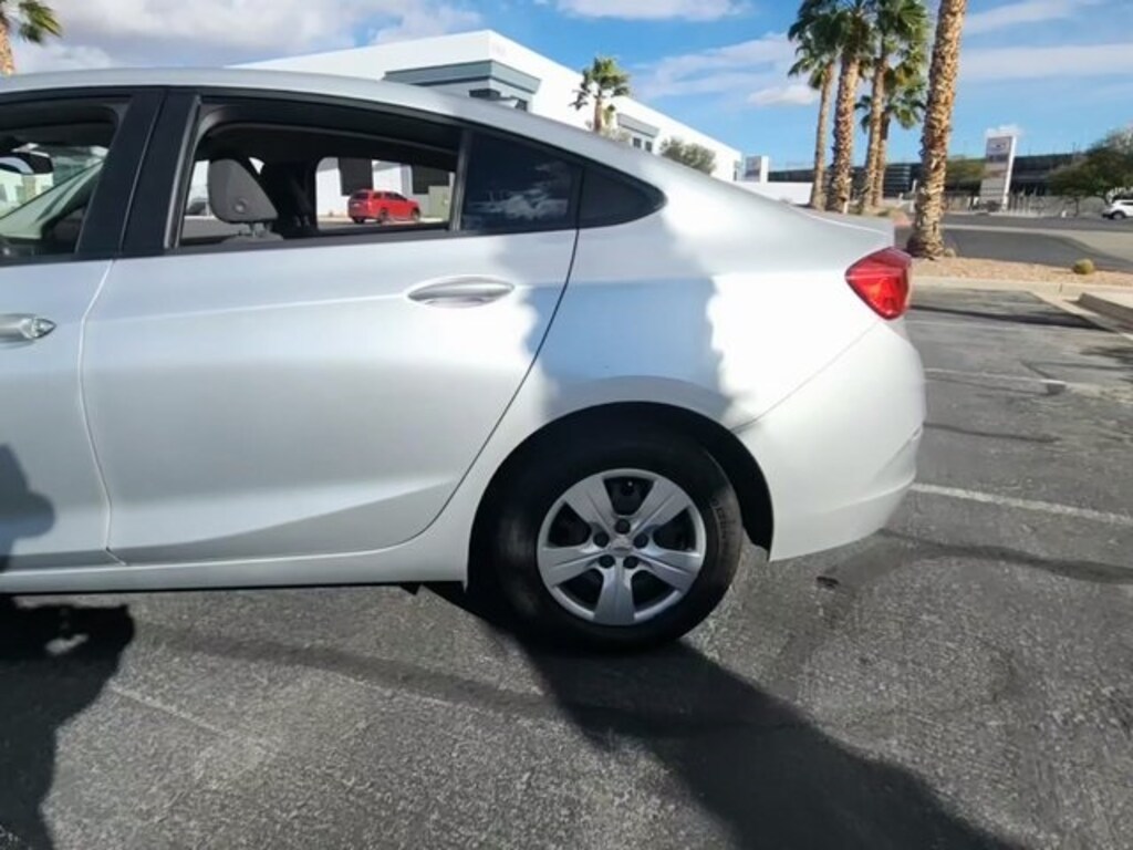 Used 2018 Chevrolet Cruze LS Auto Sedan