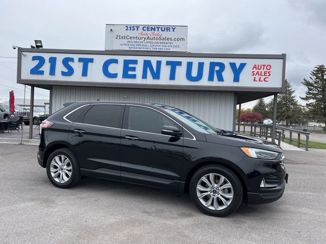 2019 Ford Edge Titanium's photo