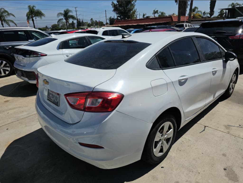 Used 2018 Chevrolet Cruze LS Auto Sedan