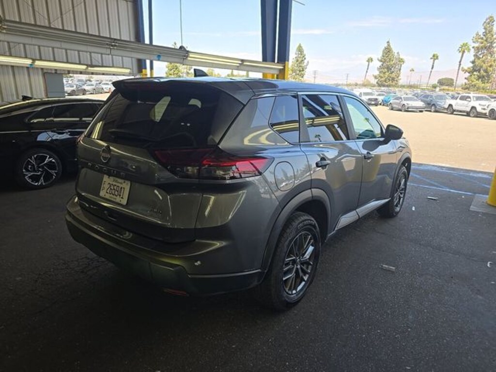 Used 2024 Nissan Rogue S SUV