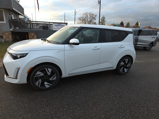 2023 Kia Soul GT-Line's photo