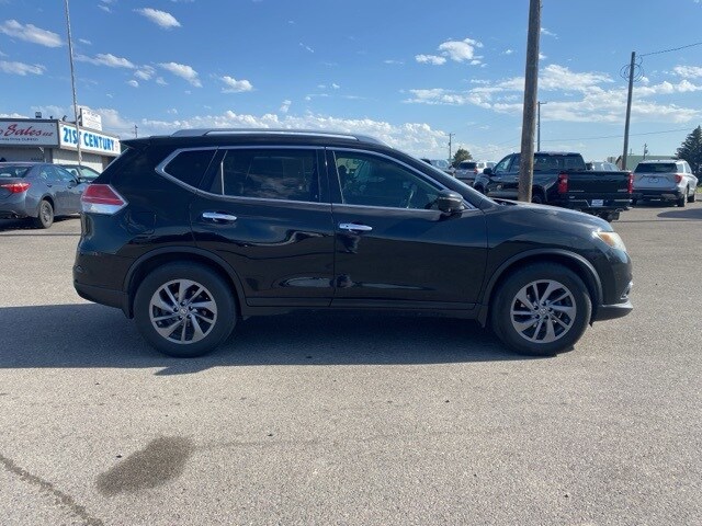 2016 Nissan Rogue SL photo 3