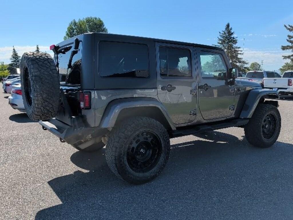 Used 2018 Jeep Wrangler JK Unlimited Sahara 4x4 SUV
