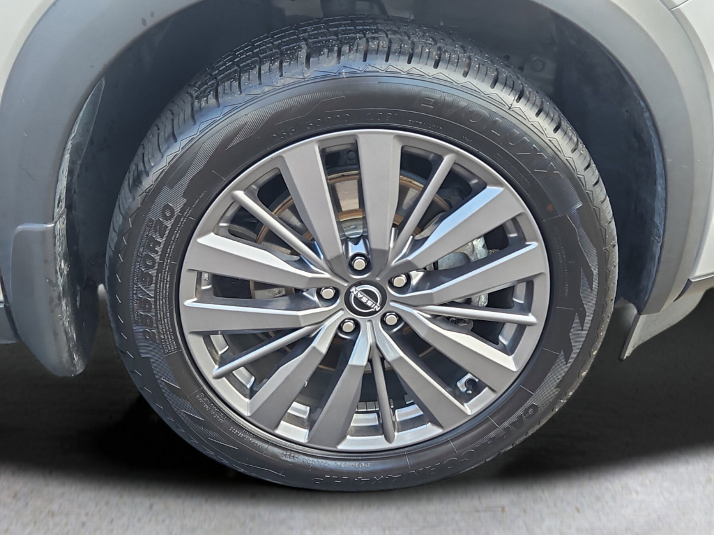 2022 Nissan Pathfinder SL photo 4