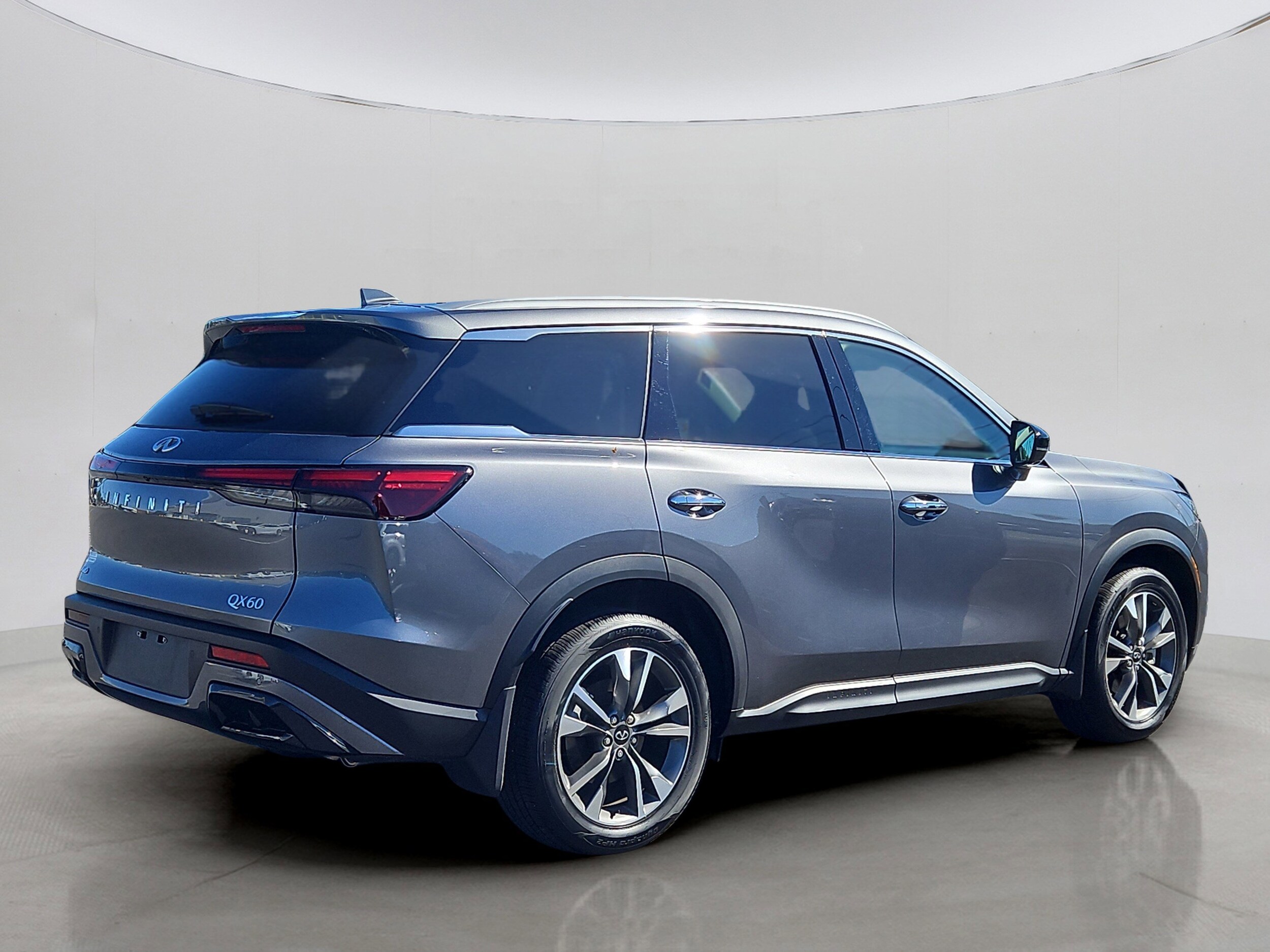 2025 Infiniti QX60 Luxe AWD photo 3