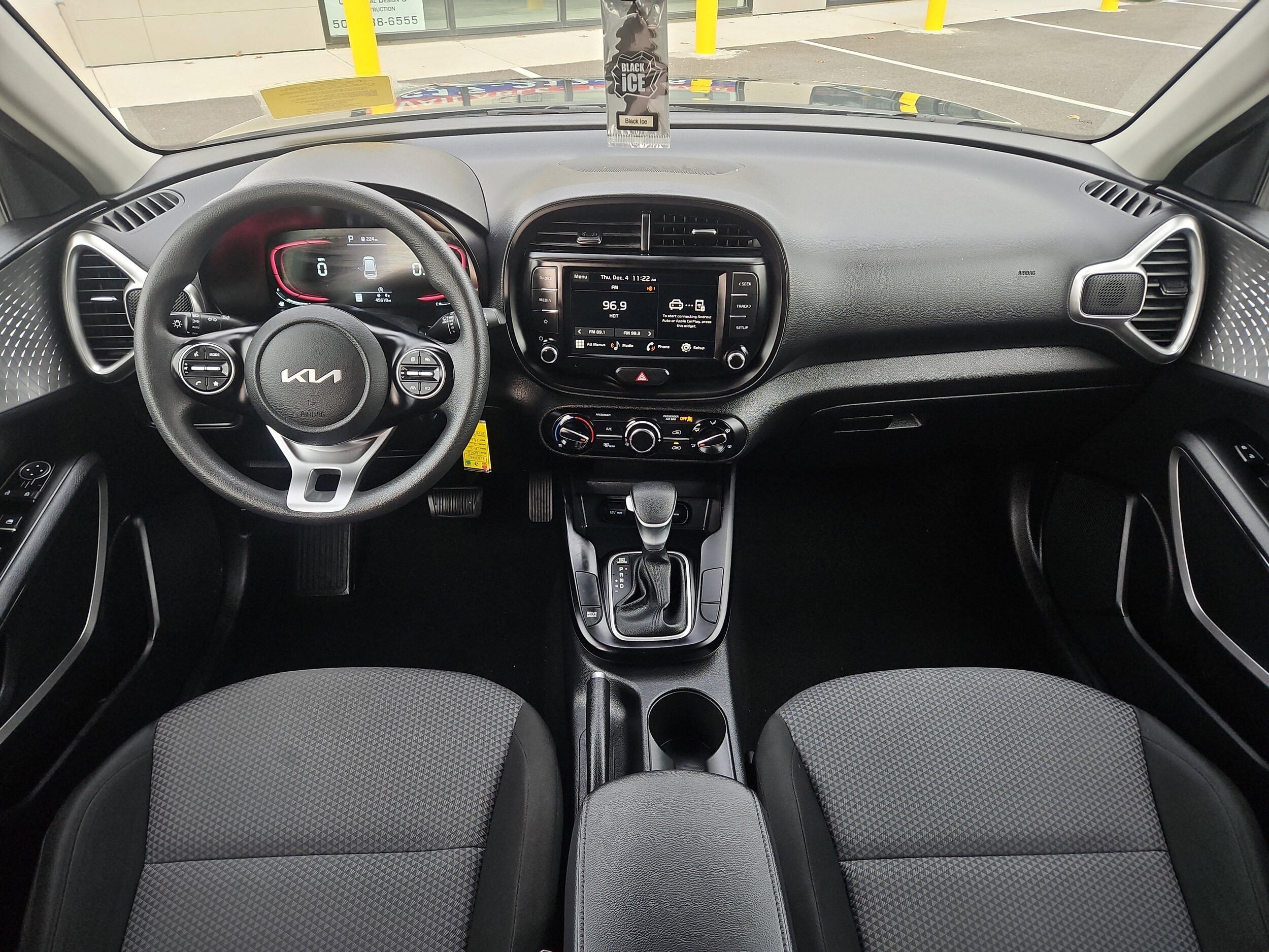 2023 Kia Soul LX photo 2