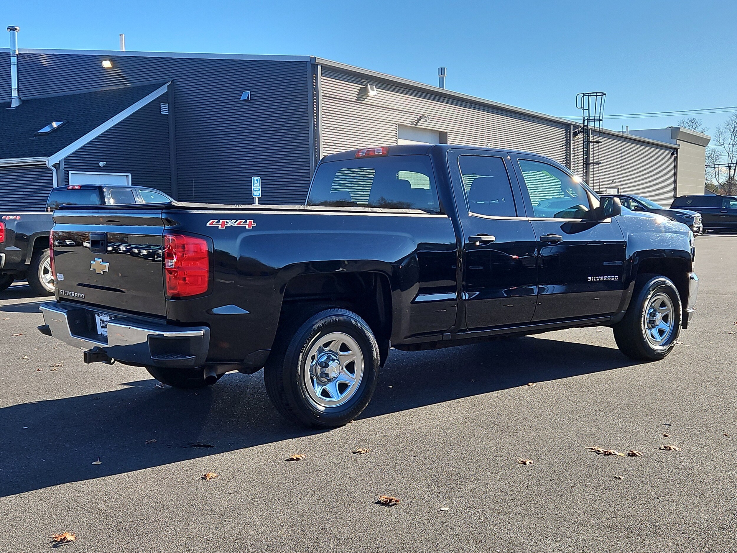 2017 Chevrolet Silverado 1500 LS photo 4
