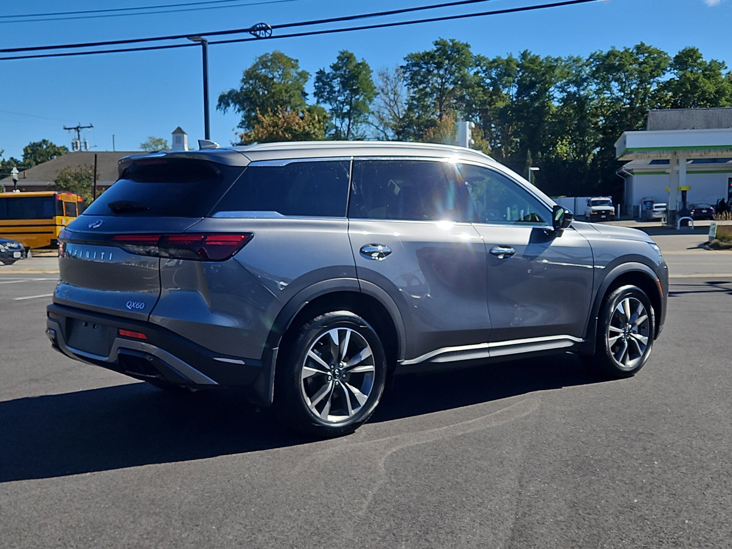 2025 Infiniti QX60 Luxe AWD photo 4