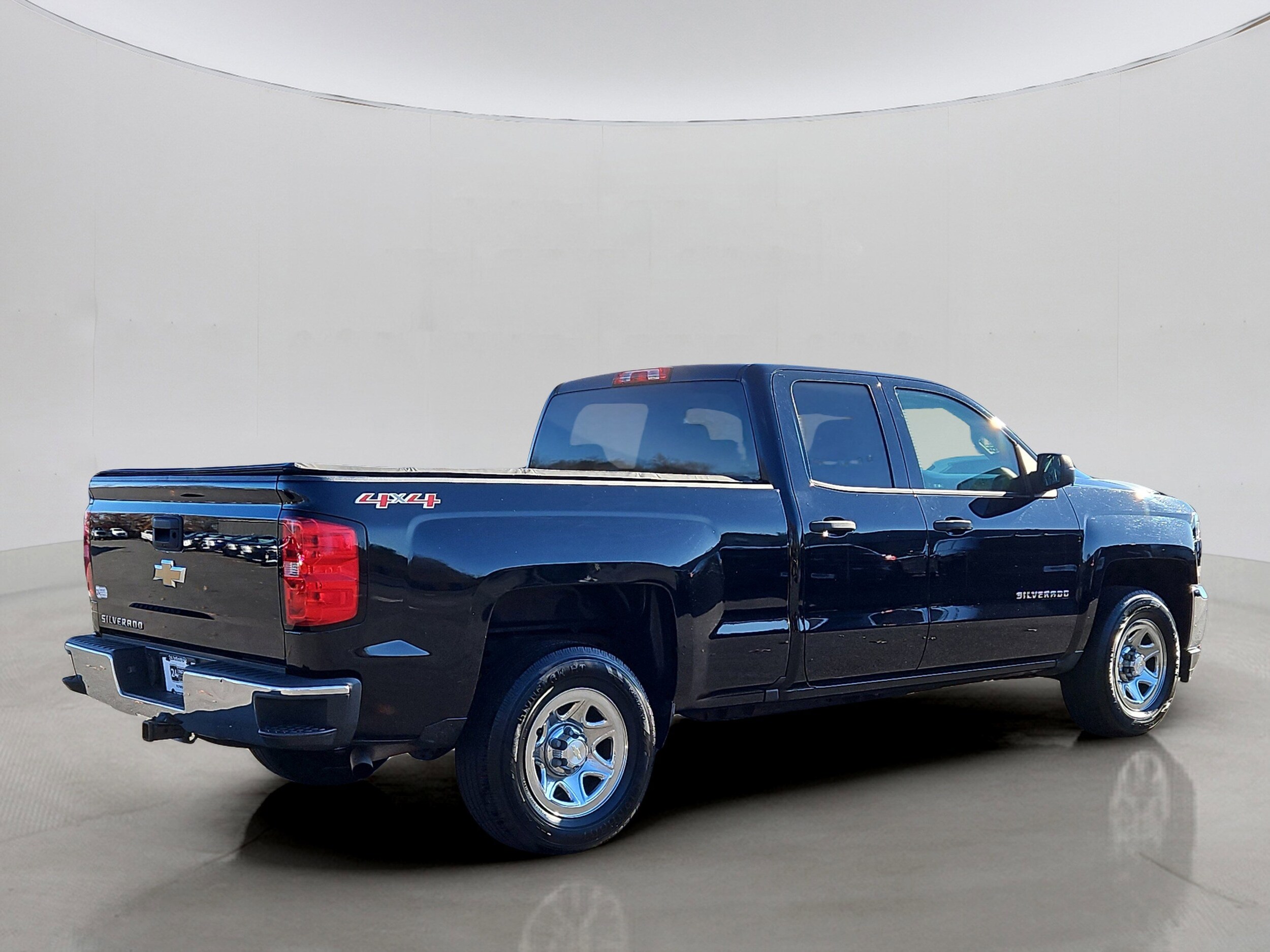 2017 Chevrolet Silverado 1500 LS photo 3