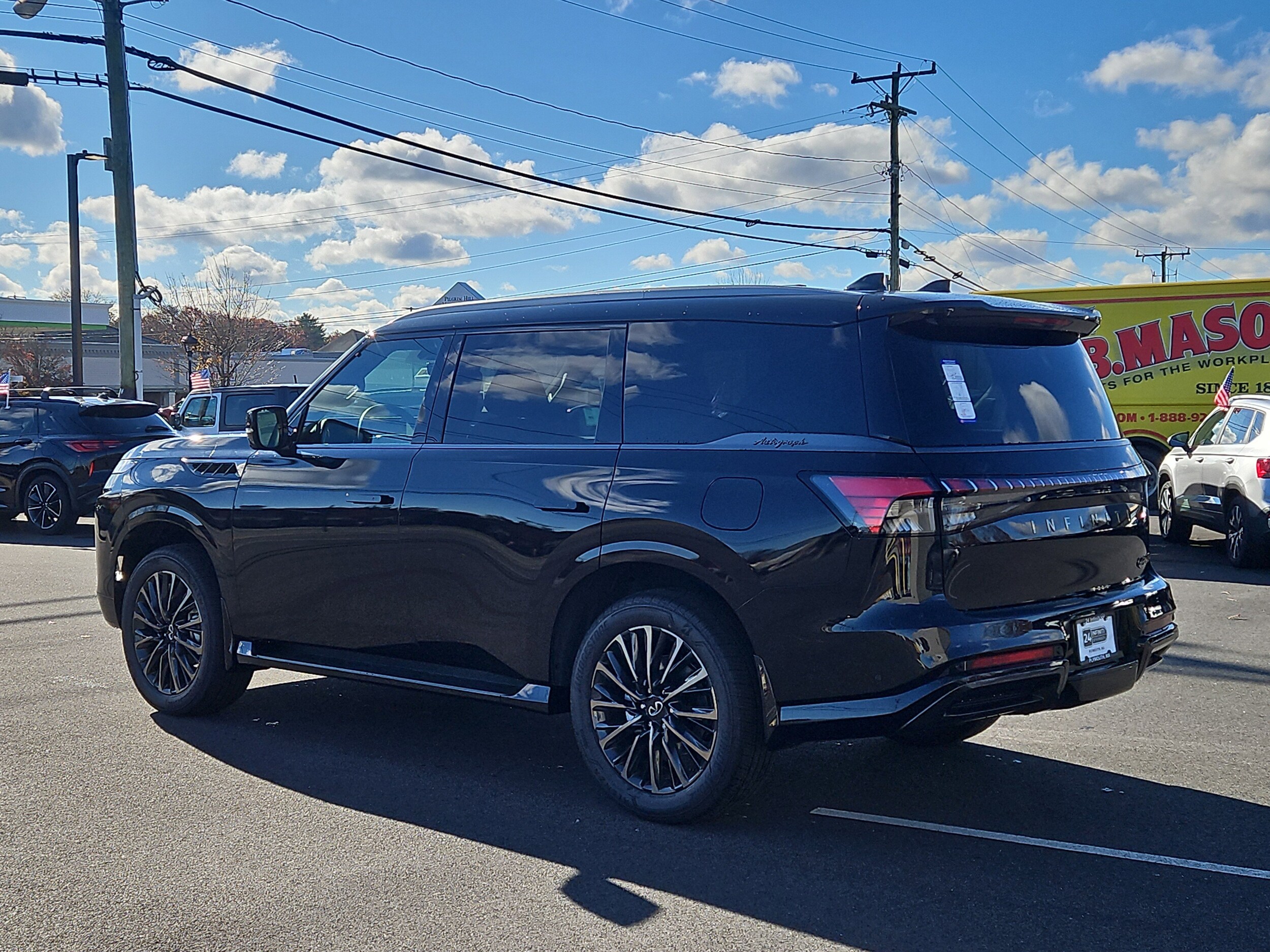 2026 Infiniti QX80 photo 3