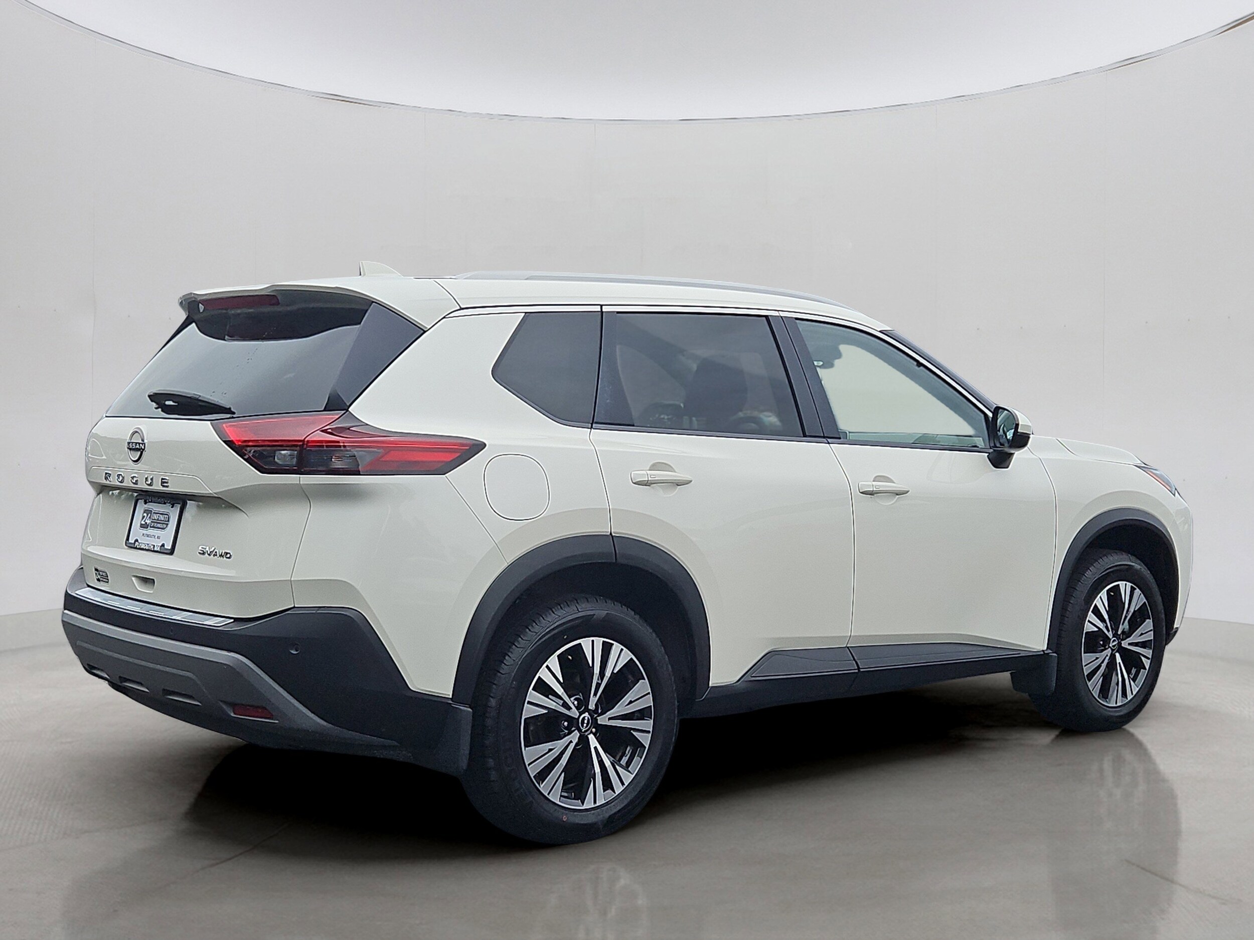 2022 Nissan Rogue SV photo 3