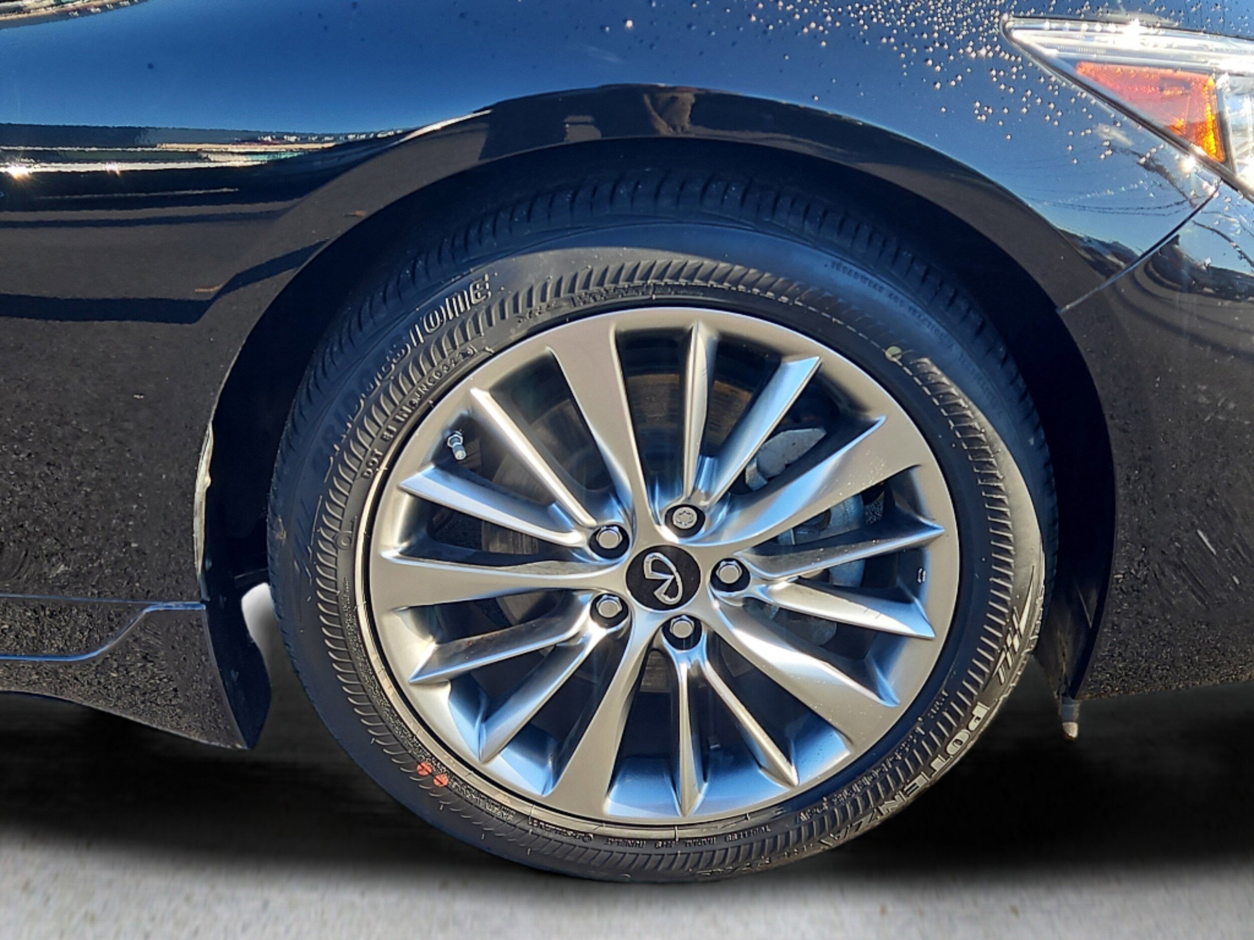 2023 Infiniti Q50 LUXE AWD photo 4