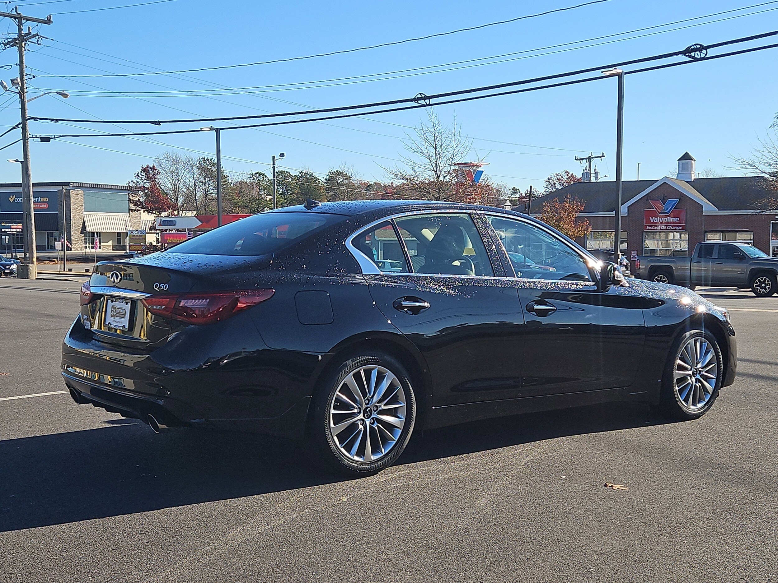 2023 Infiniti Q50 LUXE AWD photo 2
