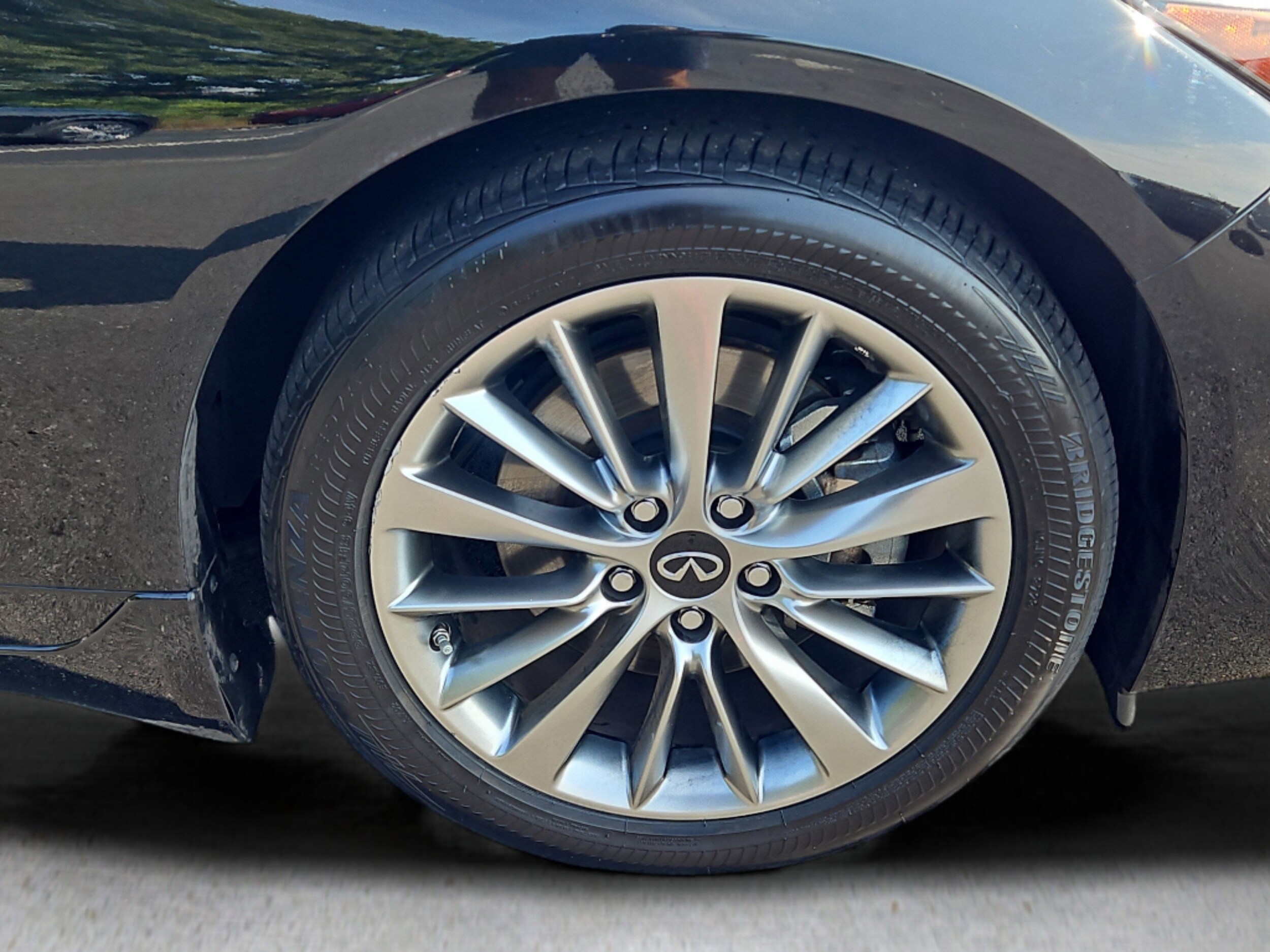 2024 Infiniti Q50 LUXE AWD photo 4