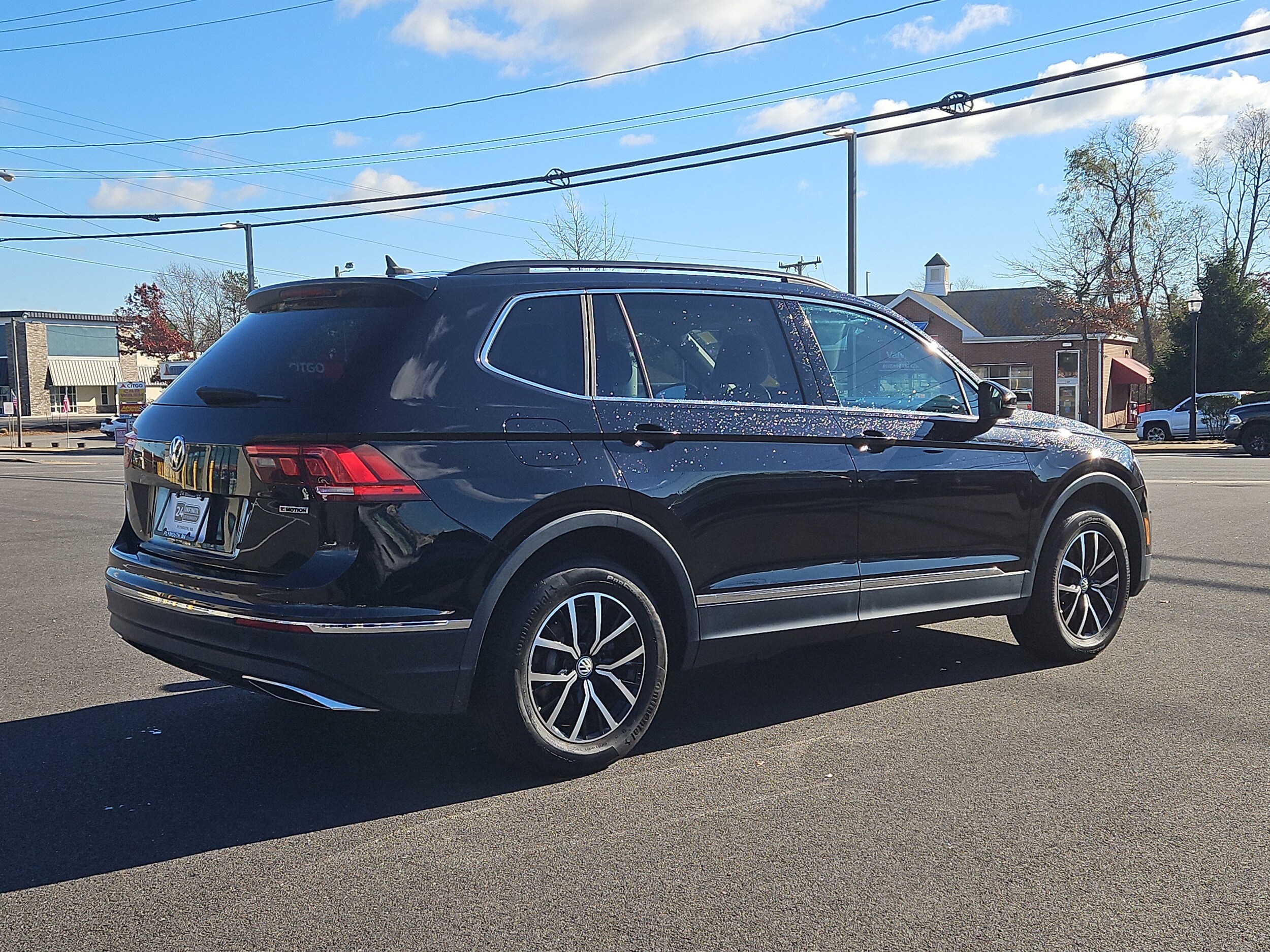 2021 Volkswagen Tiguan SE photo 3
