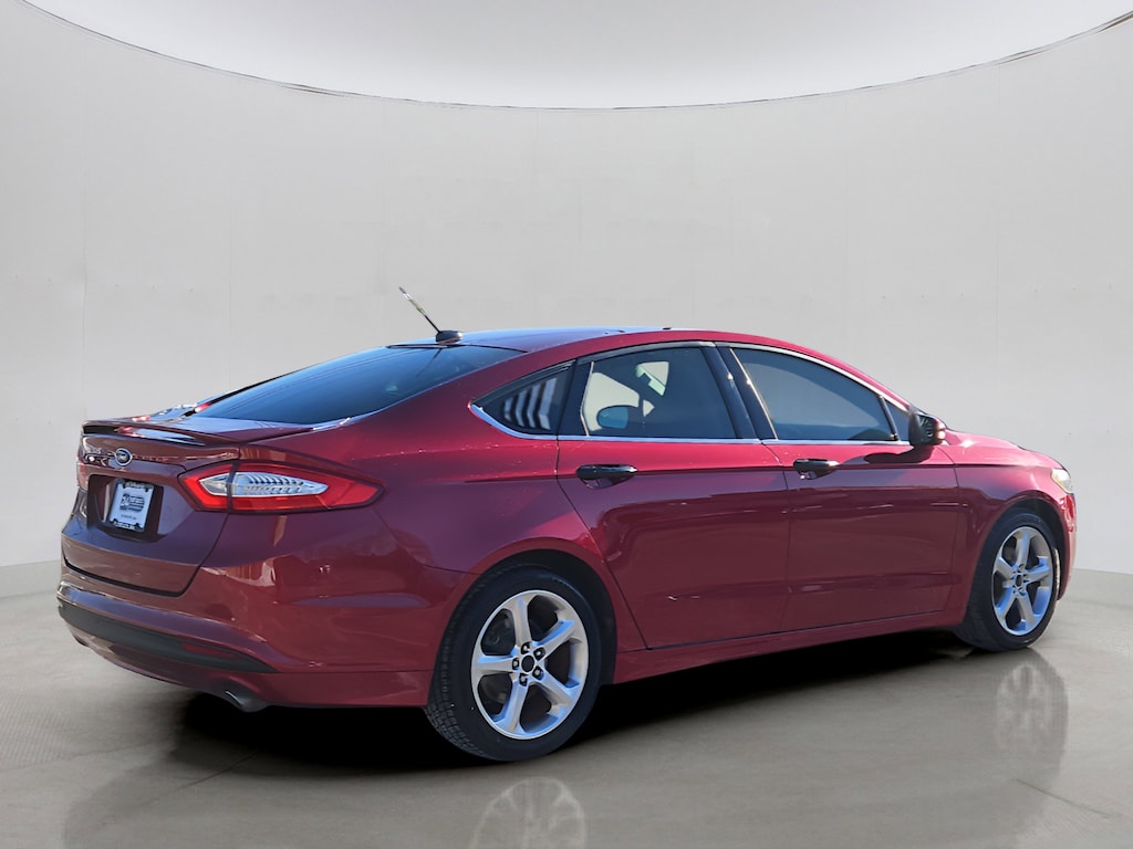 Used 2016 Ford Fusion SE Sedan