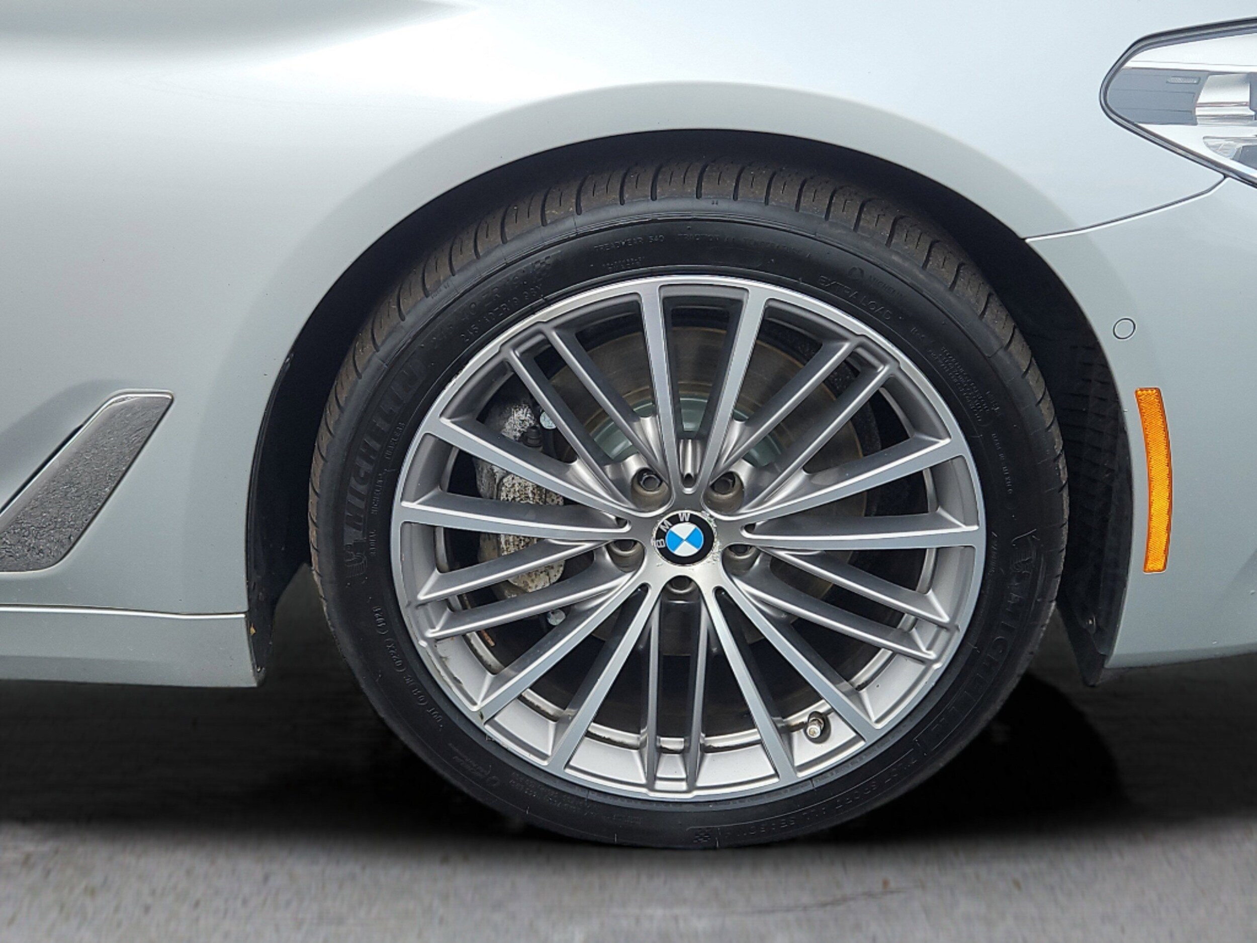 2019 Bmw 530i xDrive Sedan photo 4