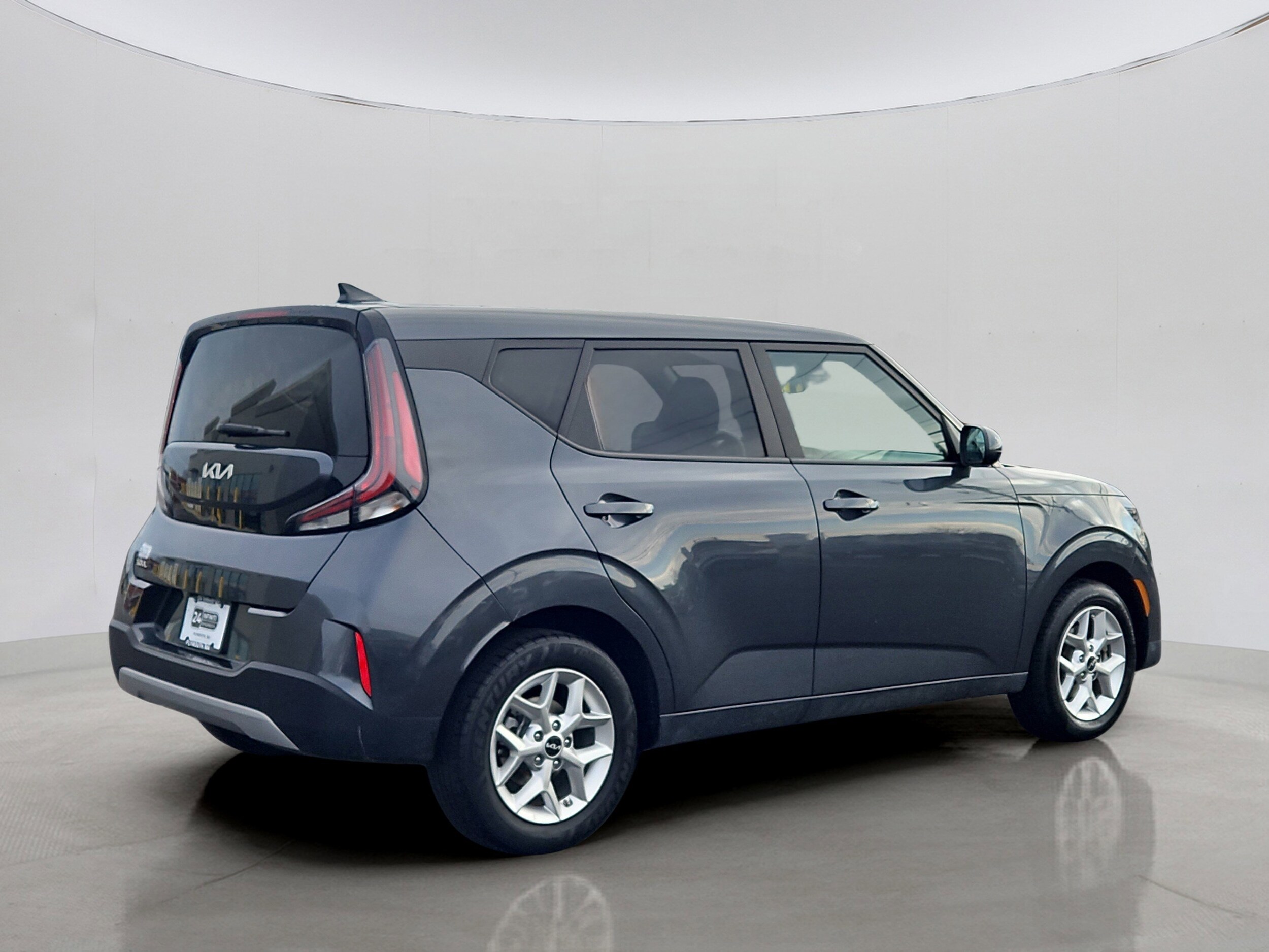 2023 Kia Soul LX photo 3