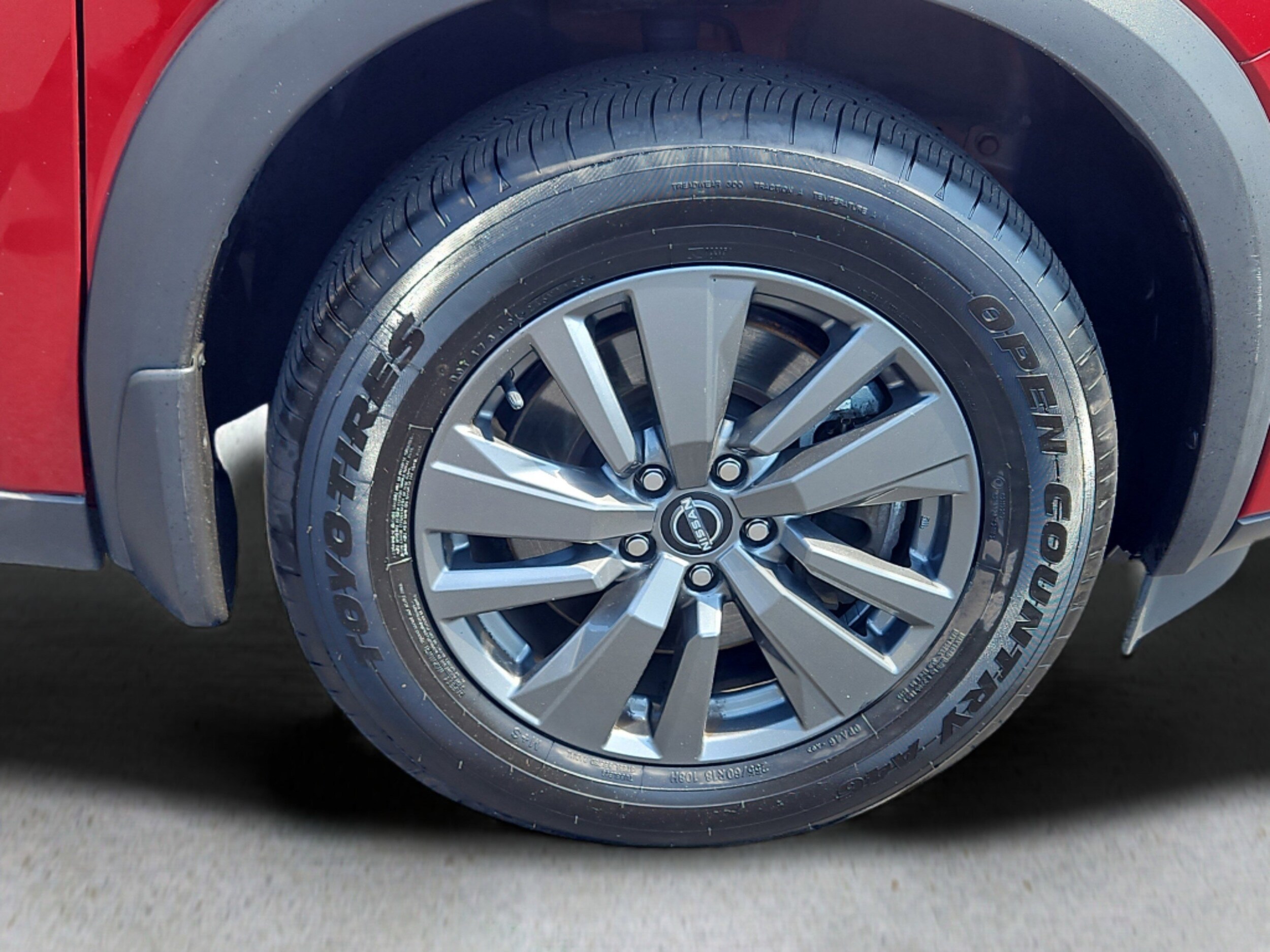 2022 Nissan Pathfinder SV photo 4