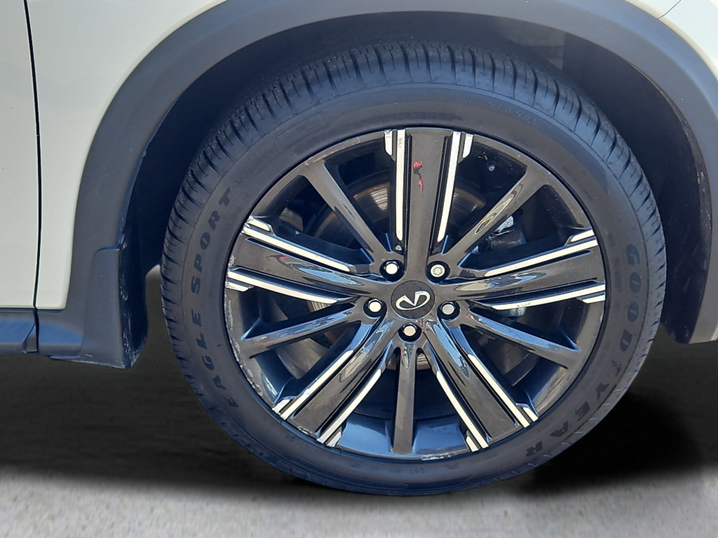 2022 Infiniti QX50 Luxe AWD photo 4
