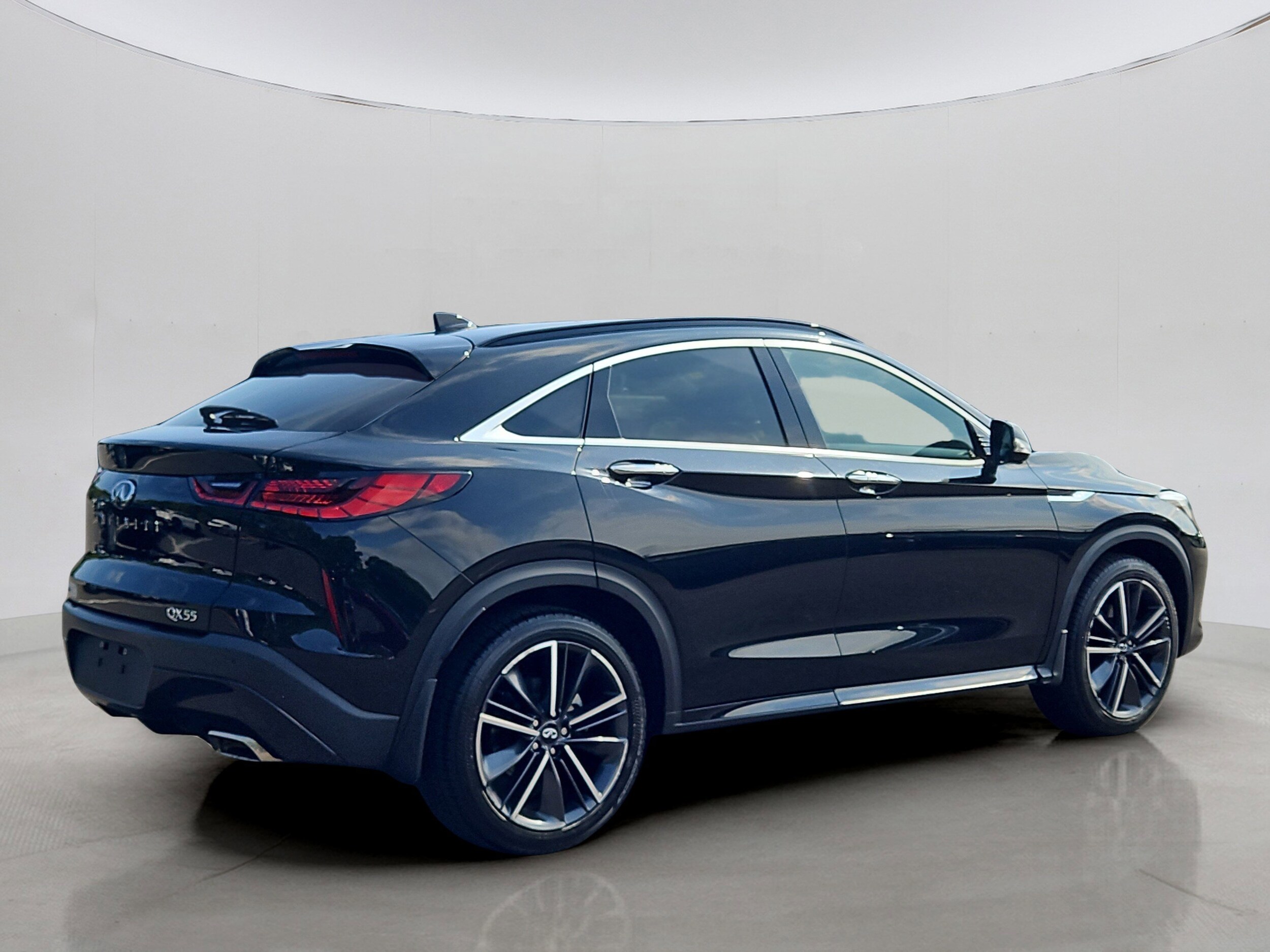 2022 Infiniti QX55 Essential photo 2