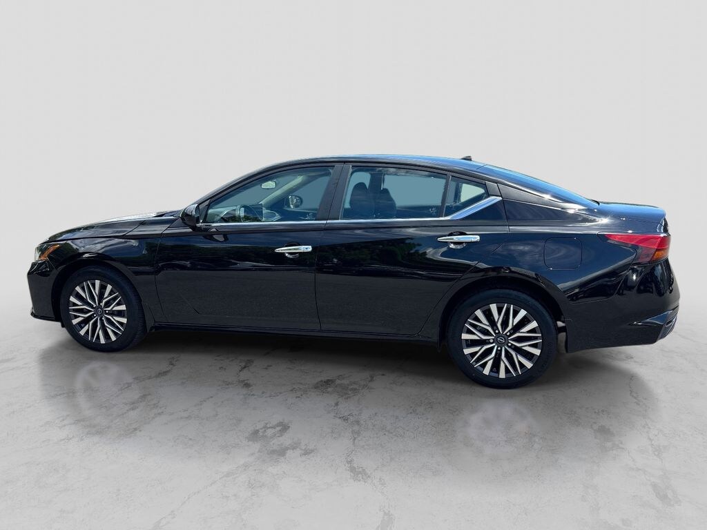 Used 2023 Nissan Altima 2.5 SV Sedan