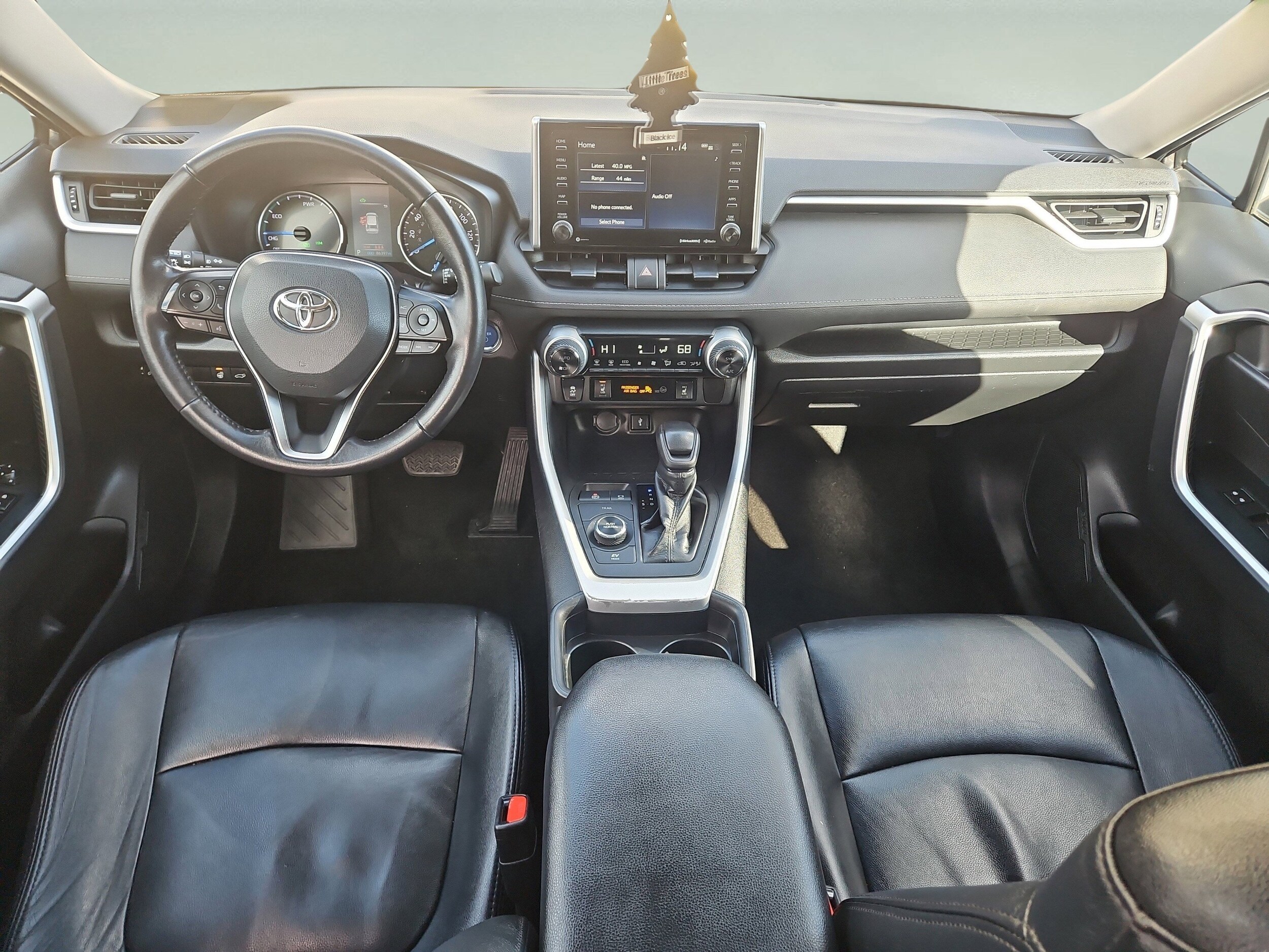 2021 Toyota RAV4 Hybrid XLE photo 2