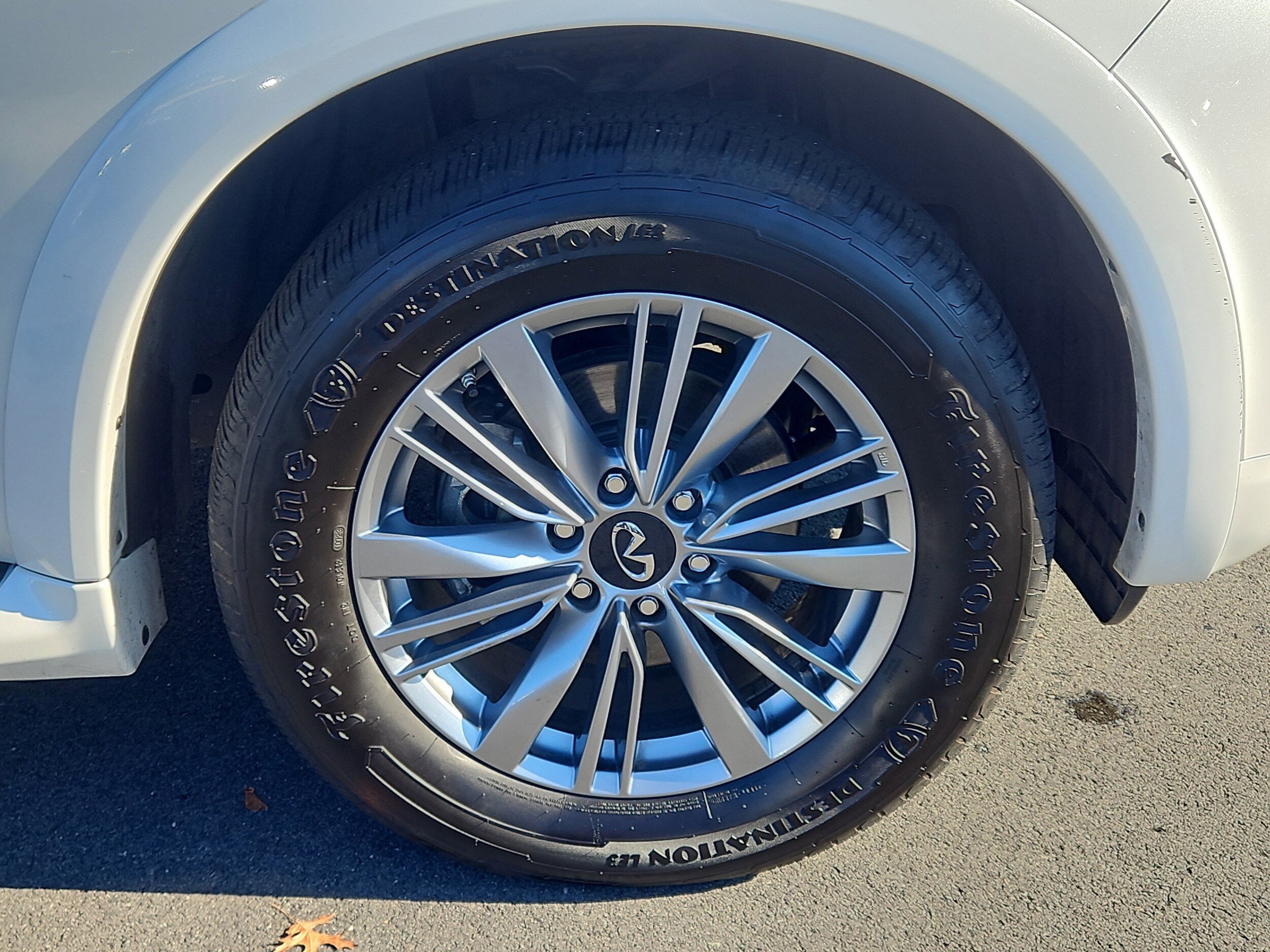 2022 Infiniti QX80 Luxe photo 4