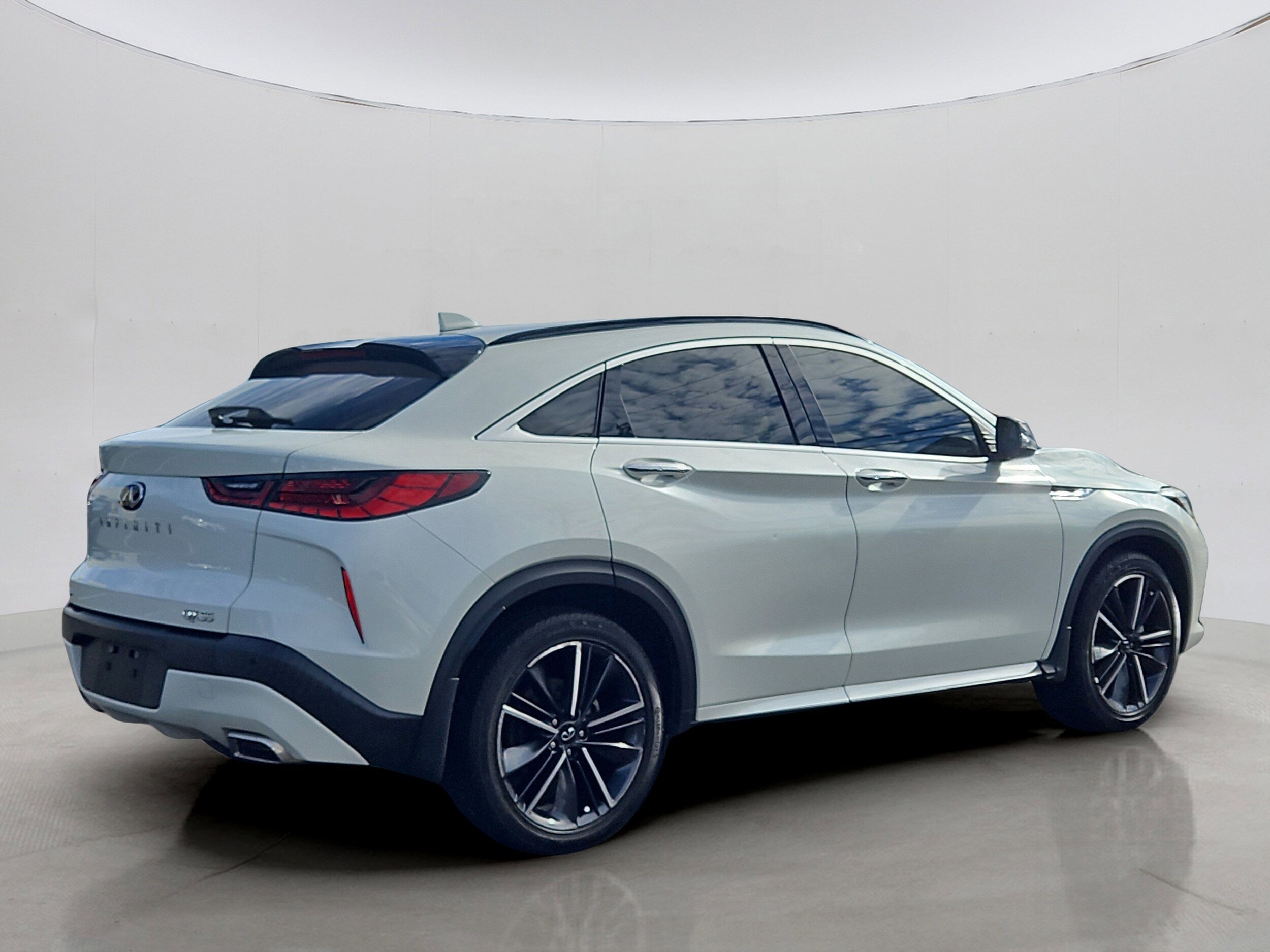 2022 Infiniti QX55 Luxe photo 2