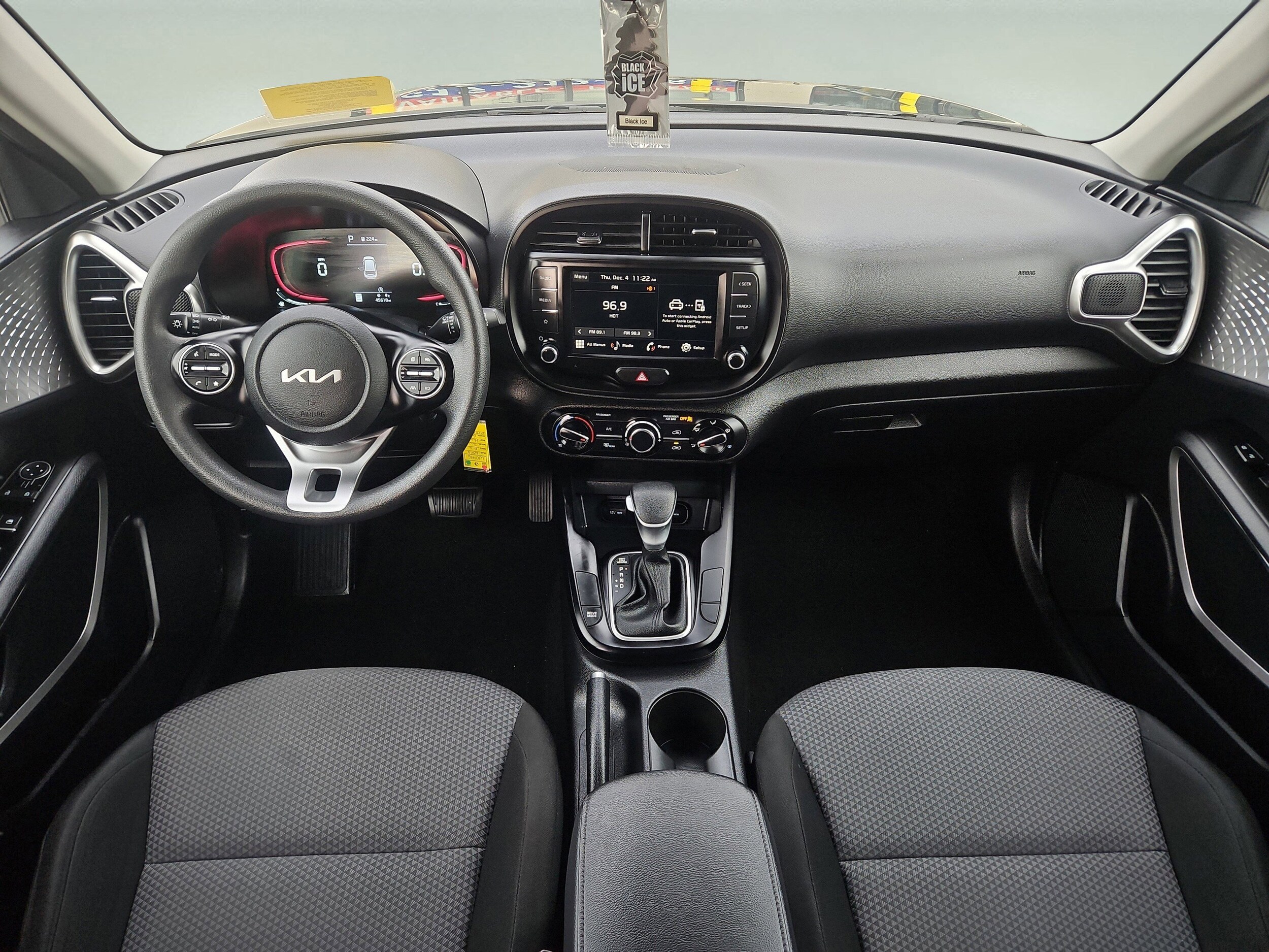 2023 Kia Soul LX photo 2