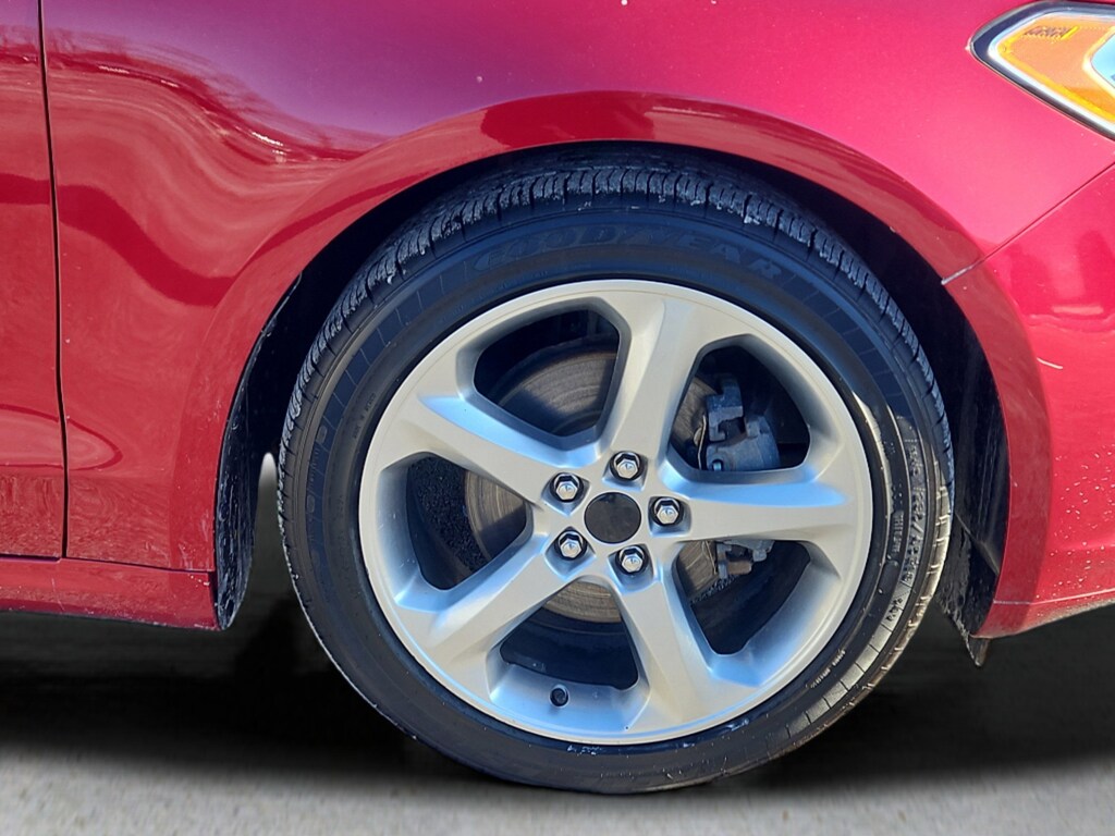 Used 2016 Ford Fusion SE Sedan