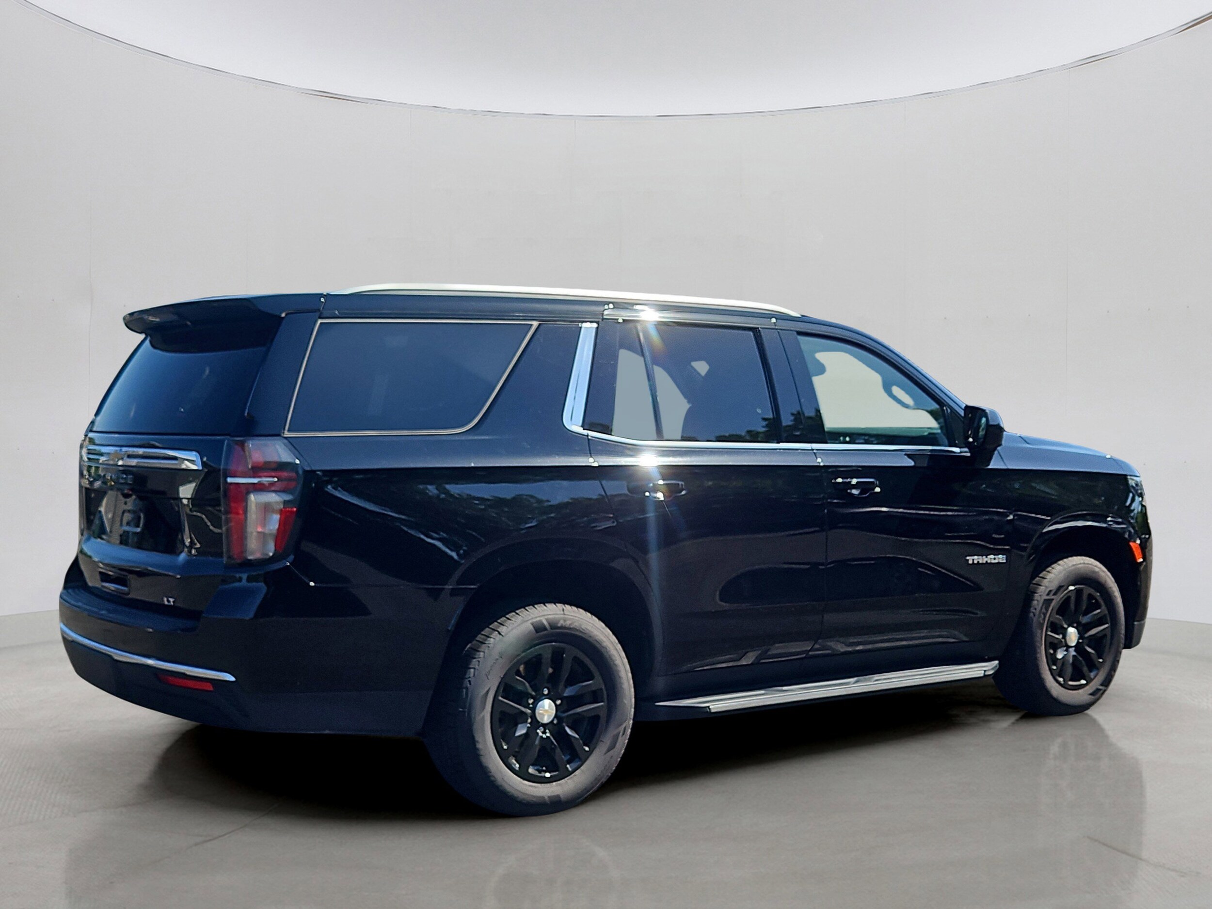 2023 Chevrolet Tahoe LT photo 3