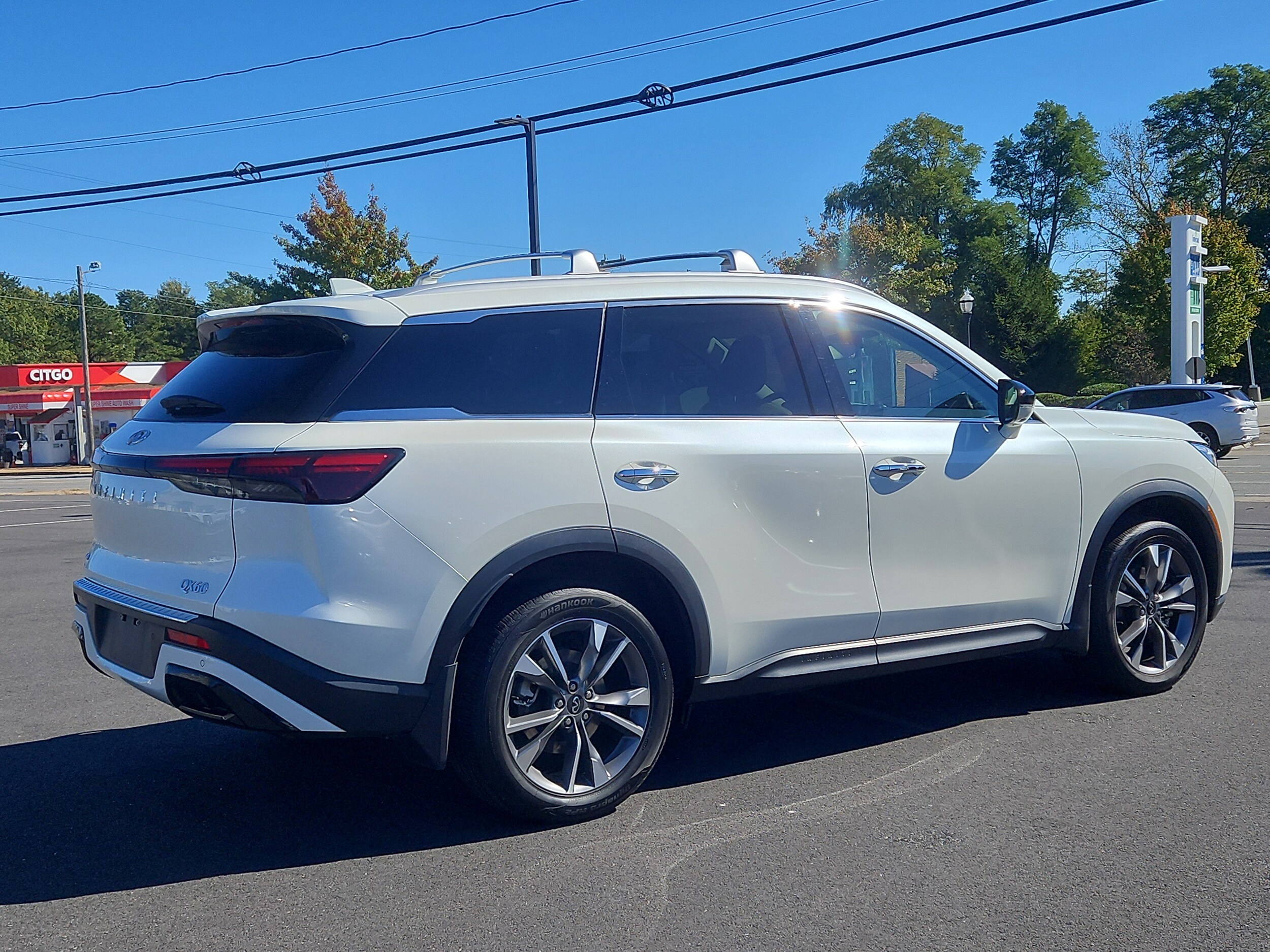2023 Infiniti QX60 Luxe AWD photo 2