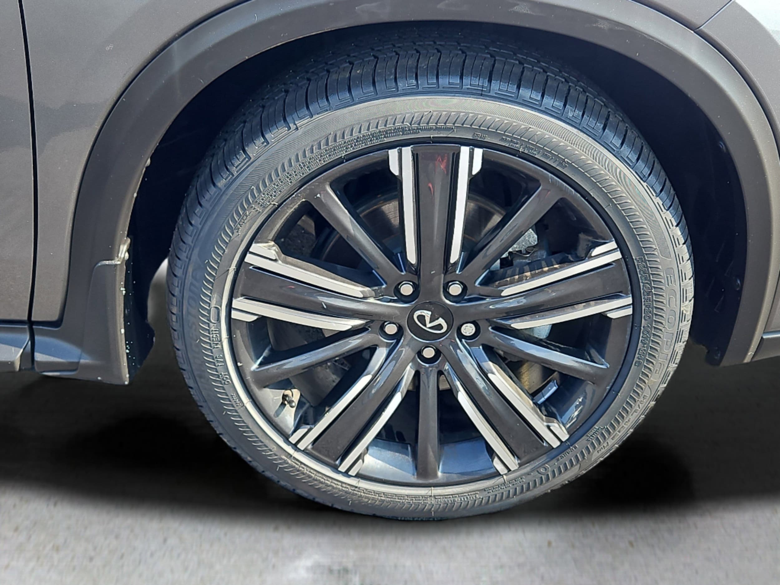 2022 Infiniti QX50 Luxe AWD photo 4