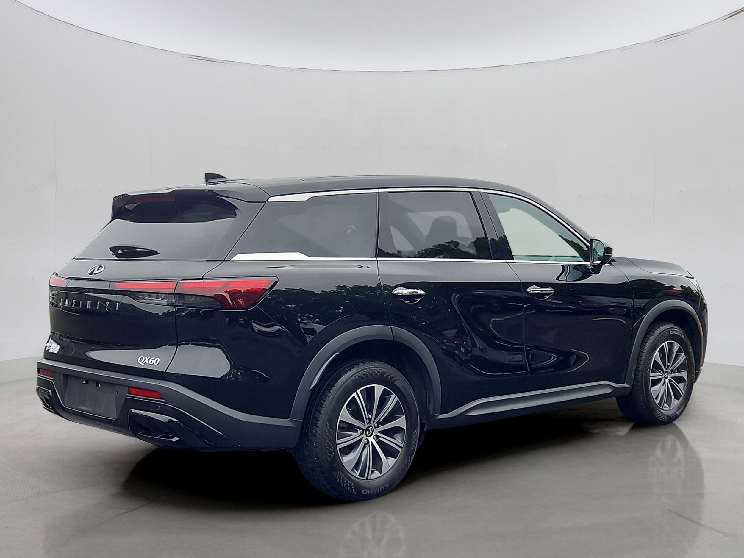 2023 Infiniti QX60 Pure AWD photo 3